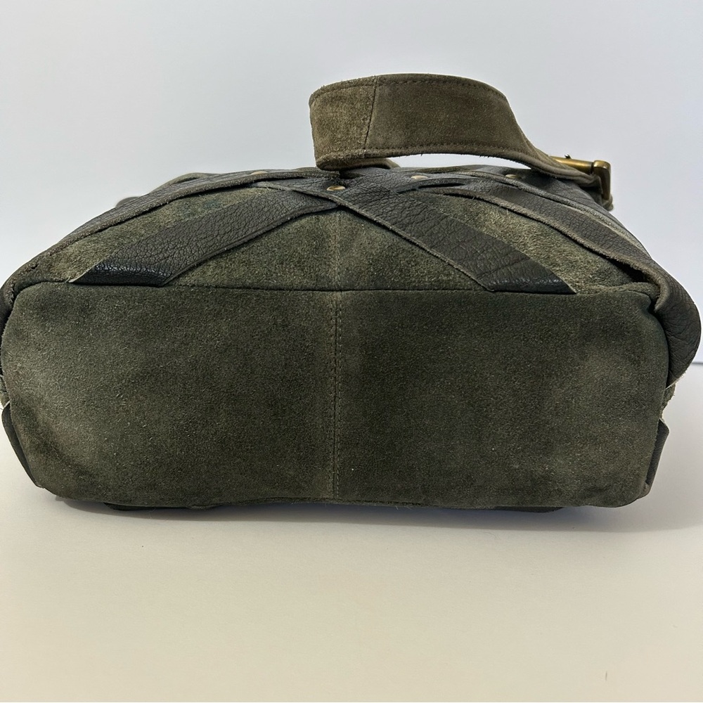 UO - Deena & Ozzy - Elegant Green Suede and Leather Boho Shoulder/Crossbody Bag - Picture 3 of 16